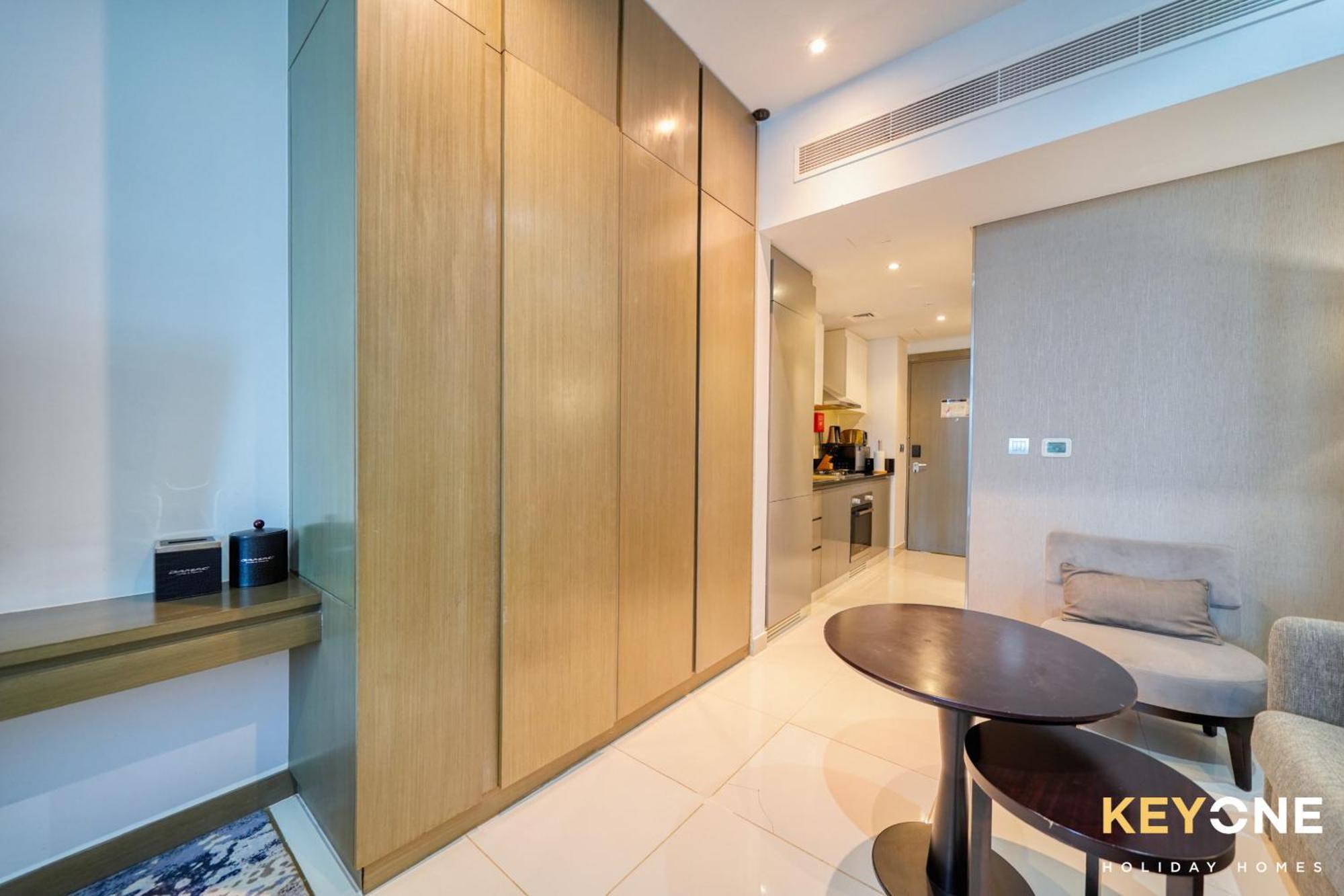 Sleek Studio In Prive With Stunning Canal View Dubai Exterior foto