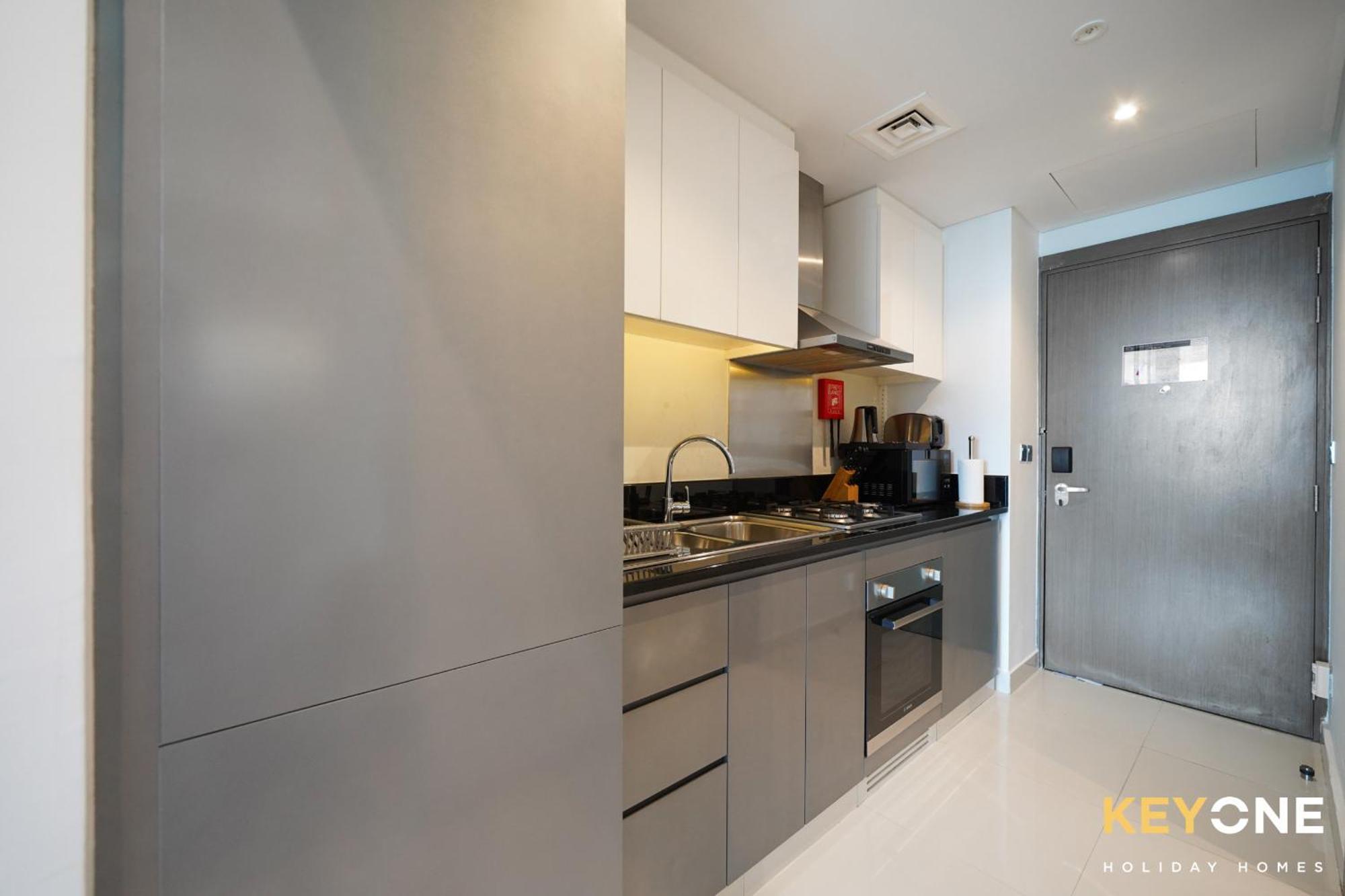 Sleek Studio In Prive With Stunning Canal View Dubai Exterior foto