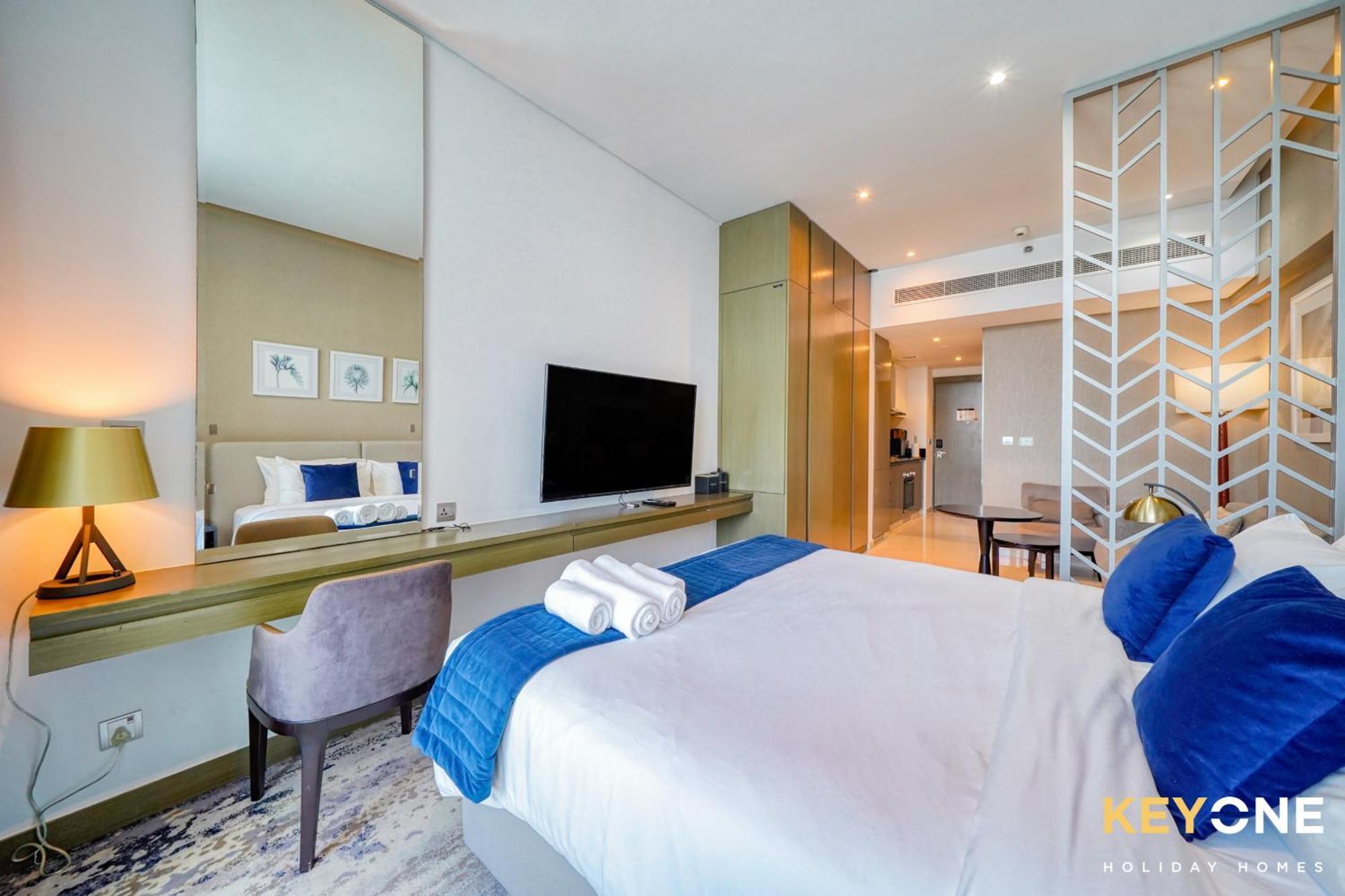 Sleek Studio In Prive With Stunning Canal View Dubai Exterior foto