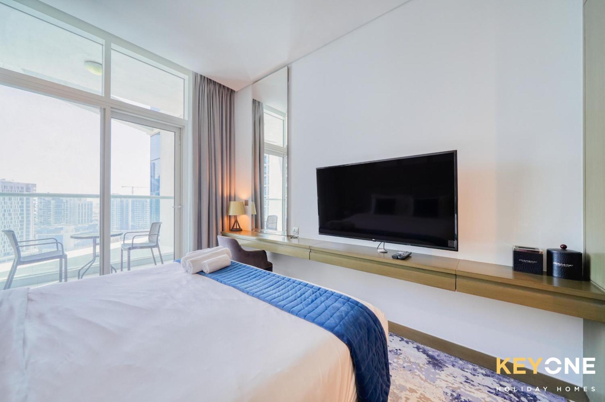 Sleek Studio In Prive With Stunning Canal View Dubai Exterior foto