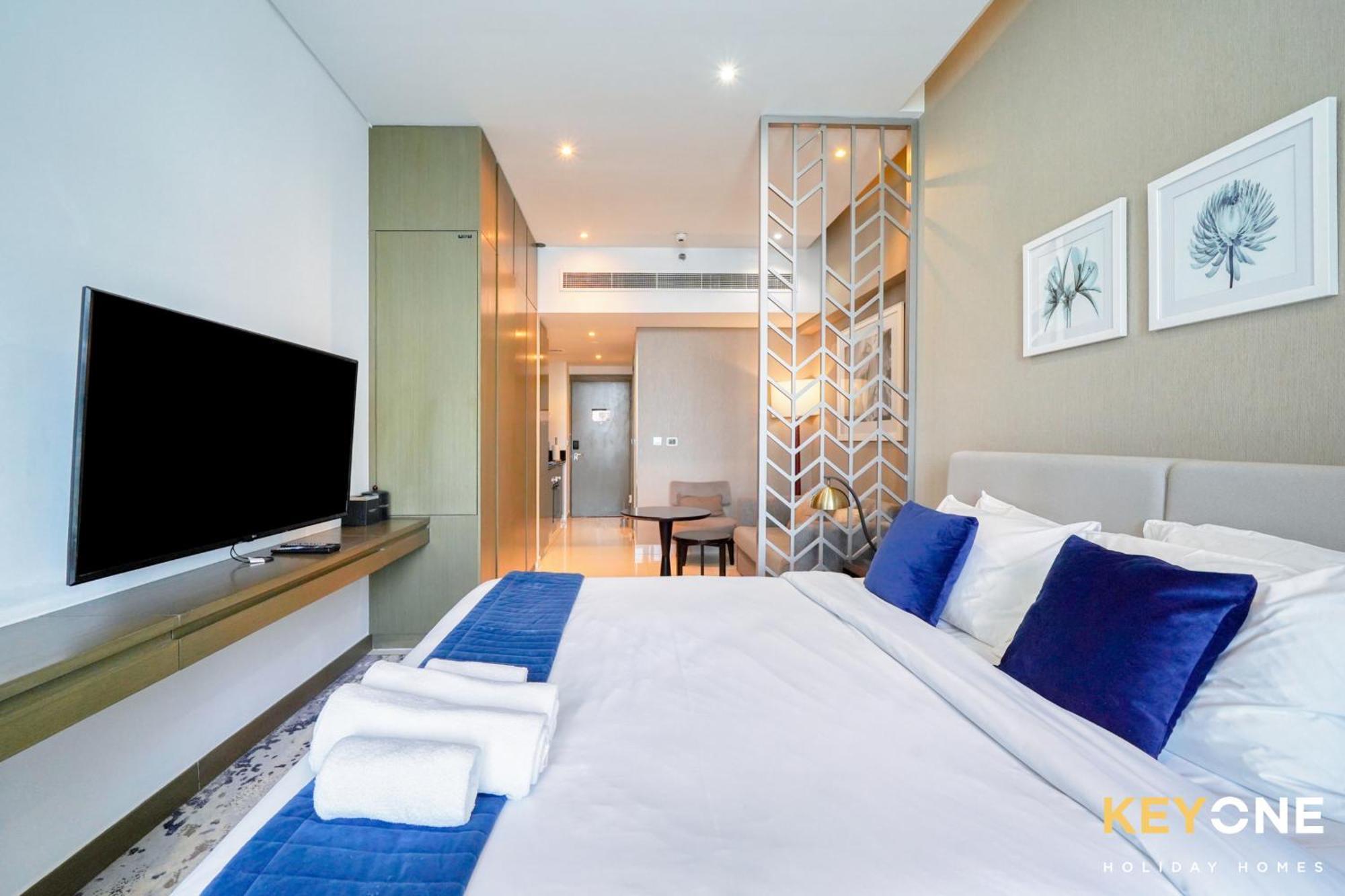Sleek Studio In Prive With Stunning Canal View Dubai Exterior foto